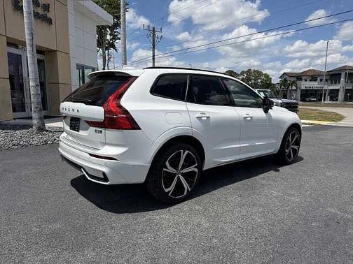 Crystal White 2024 Volvo XC60 B5 Ultimate Dark Theme