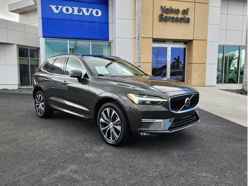 2022 Volvo XC60 B5 Momentum