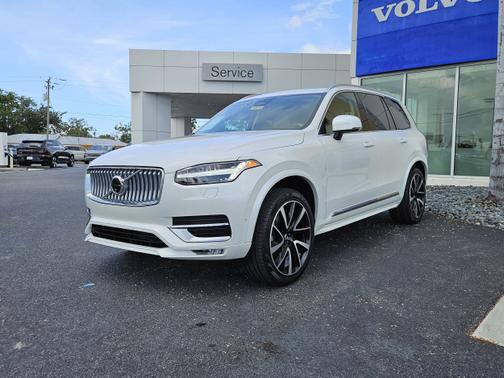 2024 Volvo XC90 B5 Plus