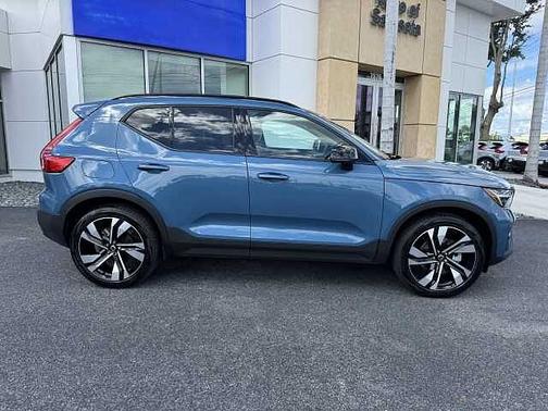 2024 Volvo XC40 Plus