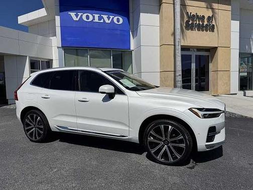 2023 Volvo XC60 B5 Ultimate Bright Theme