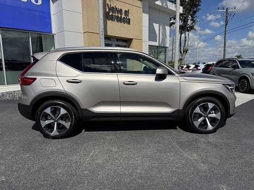 2023 Volvo XC40 Plus