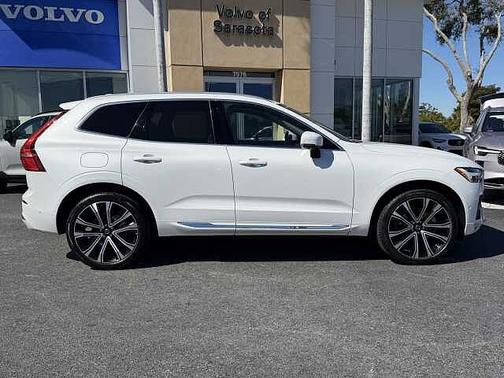 2023 Volvo XC60 B5 Ultimate Bright Theme