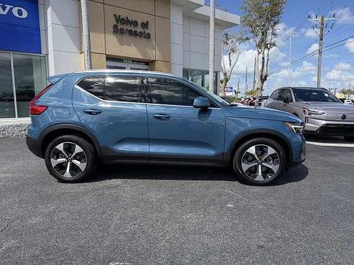 2023 Volvo XC40 Plus