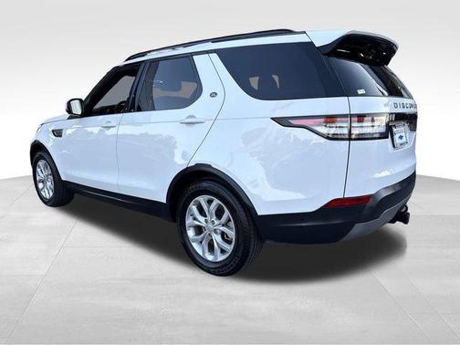 White 2020 Land Rover Discovery SE