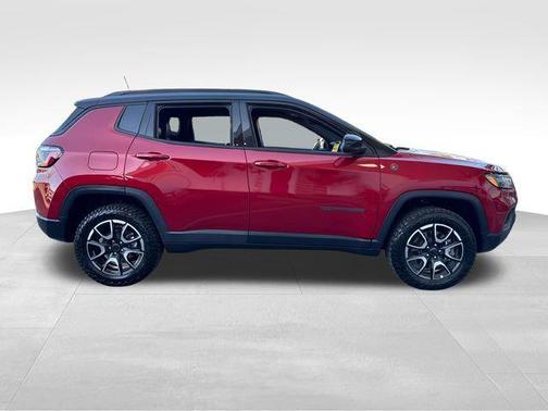 Red Hot Pearlcoat 2025 Jeep Compass Trailhawk