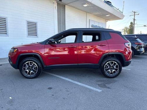 Red Hot Pearlcoat 2025 Jeep Compass Trailhawk