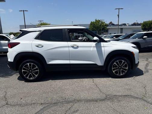 Summit White 2025 Chevrolet Trailblazer LT