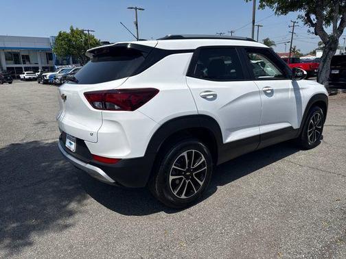 Summit White 2025 Chevrolet Trailblazer LT