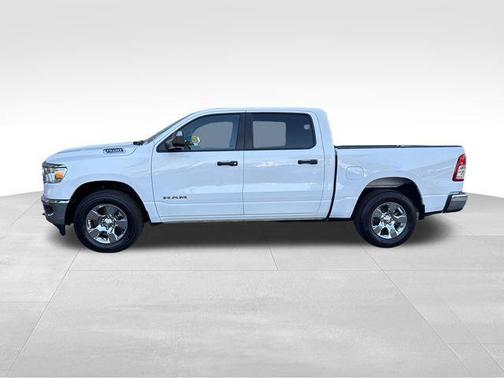 Bright White Clearcoat 2024 RAM 1500 Big Horn/Lone Star