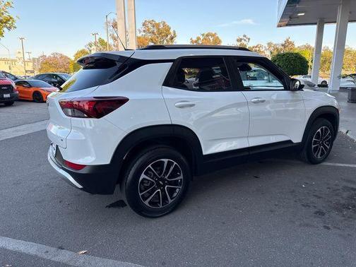 Summit White 2025 Chevrolet Trailblazer LT