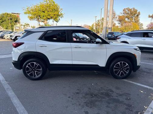 Summit White 2025 Chevrolet Trailblazer LT