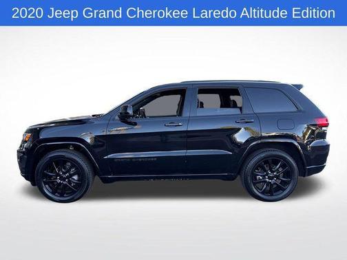 Diamond Black Crystal Pearlcoat 2020 Jeep Grand Cherokee Altitude