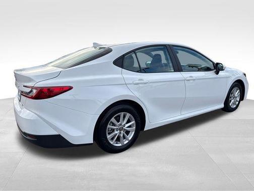 Ice Cap 2025 Toyota Camry LE