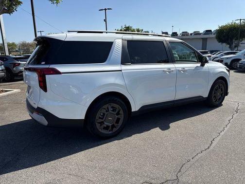 Snow White Pearl 2025 Kia Carnival Hybrid EX