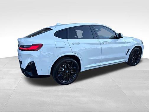 Alpine White 2024 BMW X4 xDrive30i