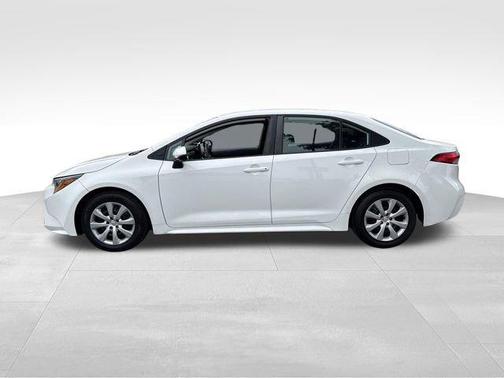 White 2022 Toyota Corolla LE