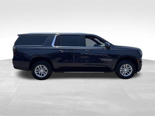 Dark Ash Metallic 2026 Chevrolet Suburban LT