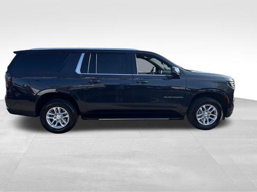 Dark Ash Metallic 2026 Chevrolet Suburban LT