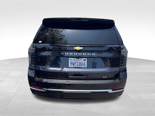 Dark Ash Metallic 2026 Chevrolet Suburban LT