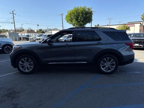 Carbonized Gray Metallic 2022 Ford Explorer XLT
