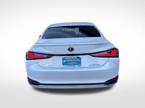 White Pearl 2024 Lexus ES 300h Luxury