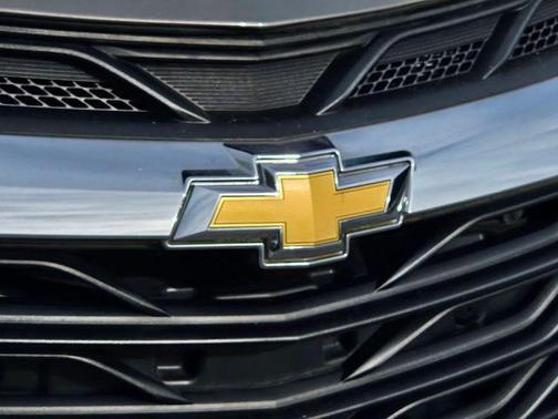 Pepperdust Metallic 2019 Chevrolet Cruze LT