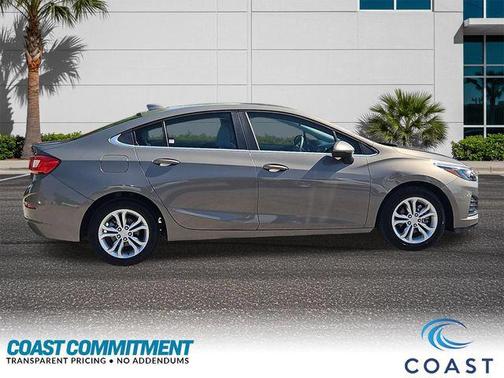 Pepperdust Metallic 2019 Chevrolet Cruze LT
