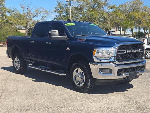 2024 RAM 2500 Tradesman Crew Cab 4x4 6'4' Box