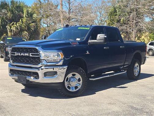 2024 RAM 2500 Tradesman Crew Cab 4x4 6'4' Box