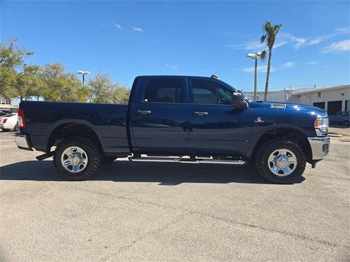 2024 RAM 2500 Tradesman Crew Cab 4x4 6'4' Box
