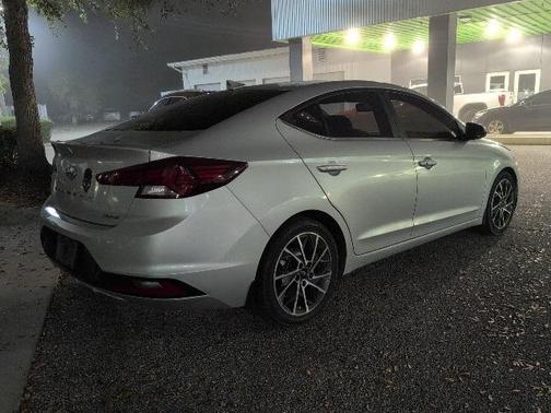 2019 Hyundai ELANTRA Limited