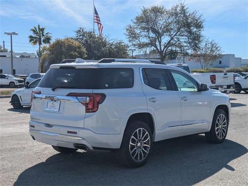 2023 GMC Acadia Denali