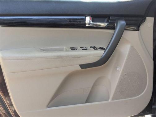2011 Kia Sorento LX