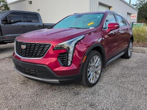 2023 Cadillac XT4 Premium Luxury