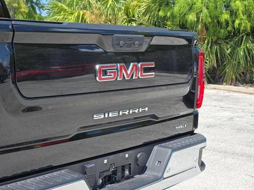 Onyx Black 2025 GMC Sierra 1500 SLT
