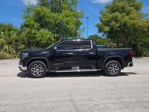 Onyx Black 2025 GMC Sierra 1500 SLT