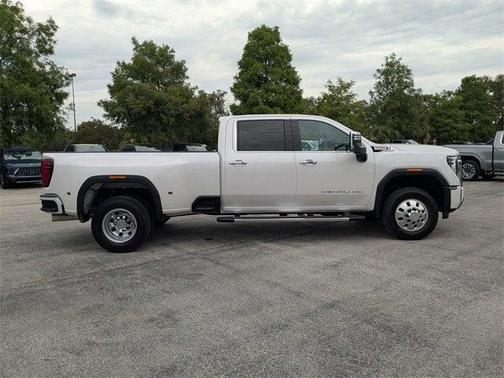 2025 GMC Sierra 3500 Denali