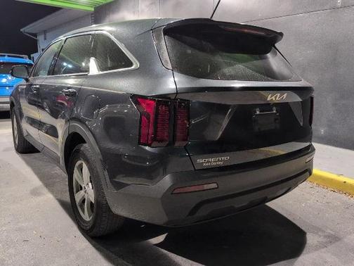 2023 Kia Sorento LX