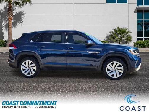 Blue Metallic 2022 Volkswagen Atlas Cross Sport 3.6L V6 SE w/Technology