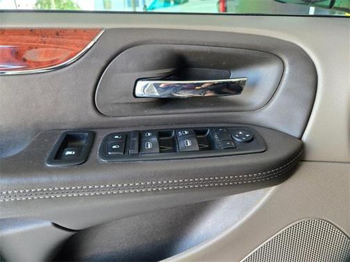 2013 Chrysler Town & Country Touring-L