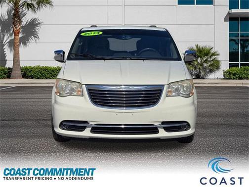 2013 Chrysler Town & Country Touring-L