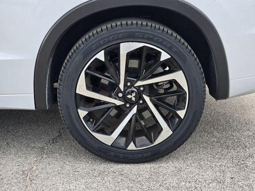 White Diamond 2024 Mitsubishi Outlander SEL Black Edition