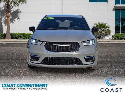 Ceramic Gray Clearcoat 2025 Chrysler Pacifica L