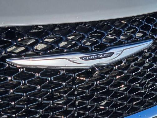Ceramic Gray Clearcoat 2025 Chrysler Pacifica L