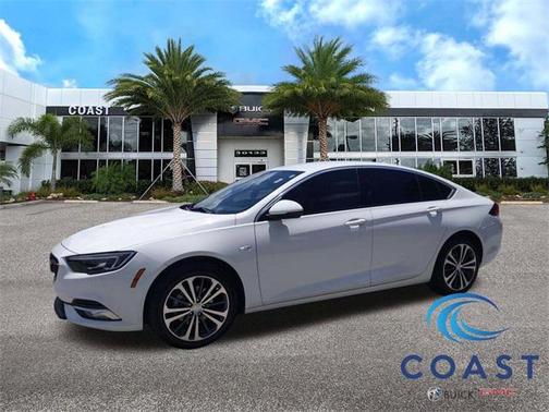 2018 Buick Regal Sportback Essence