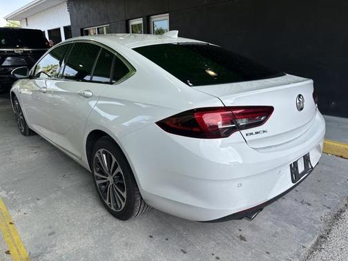 2018 Buick Regal Sportback Essence