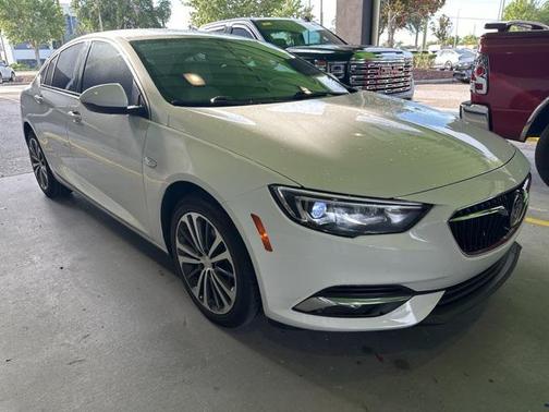 2018 Buick Regal Sportback Essence