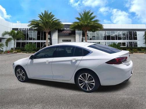 2018 Buick Regal Sportback Essence