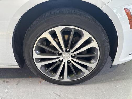 2018 Buick Regal Sportback Essence